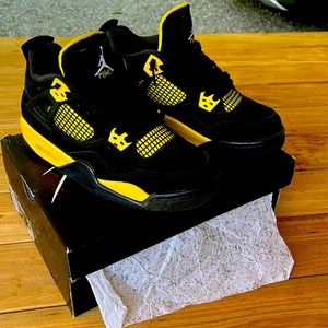 Jordan thunder 4 retro $250 OBO